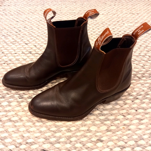 R.M. Williams Shoes - R.m williams chestnut yearling boot. Unisex.
